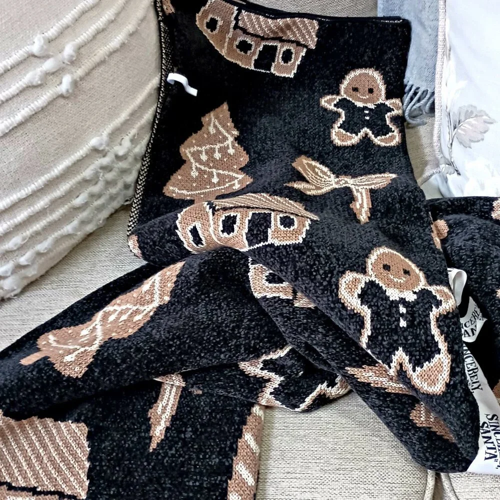 NEW! EXQUISITE SWEATER KNIT GINGERBREAD BLANKET